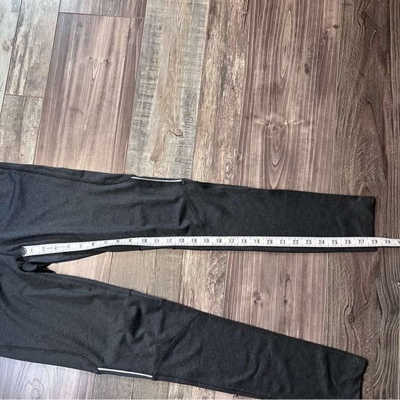 ASICS Womens Workout Leggings Small Charcoal Gray Mesh Panels Reflective Strips - Picture 6 of 7